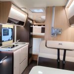 Autocaravana McLouis Glamys 220 - Salón y cocina
