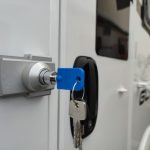 Autocaravana McLouis Glamys 220 - Cerraduras seguridad