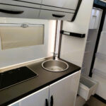 Autocaravana McLouis Glamys 320 - Cocina