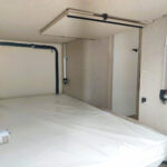 Autocaravana McLouis Glamys 320 - Cama interior